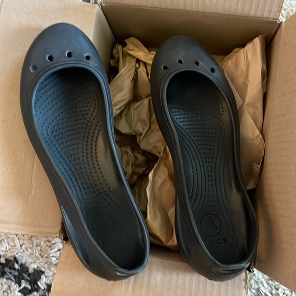 Women’s slip on crocs - Picture 2 of 8